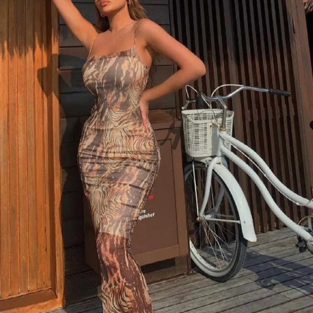 Woman’s fashion maxi dress